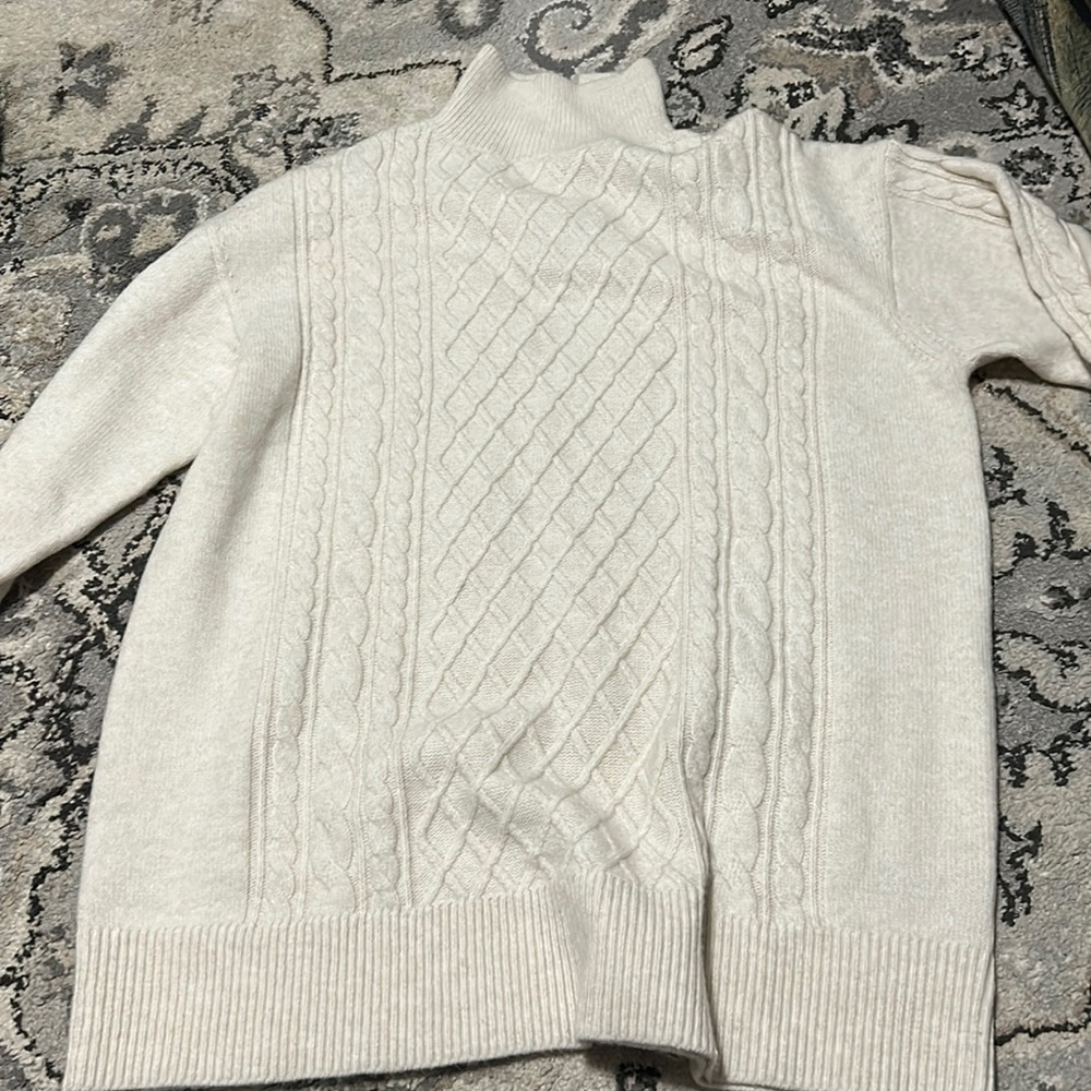 H and m sweater